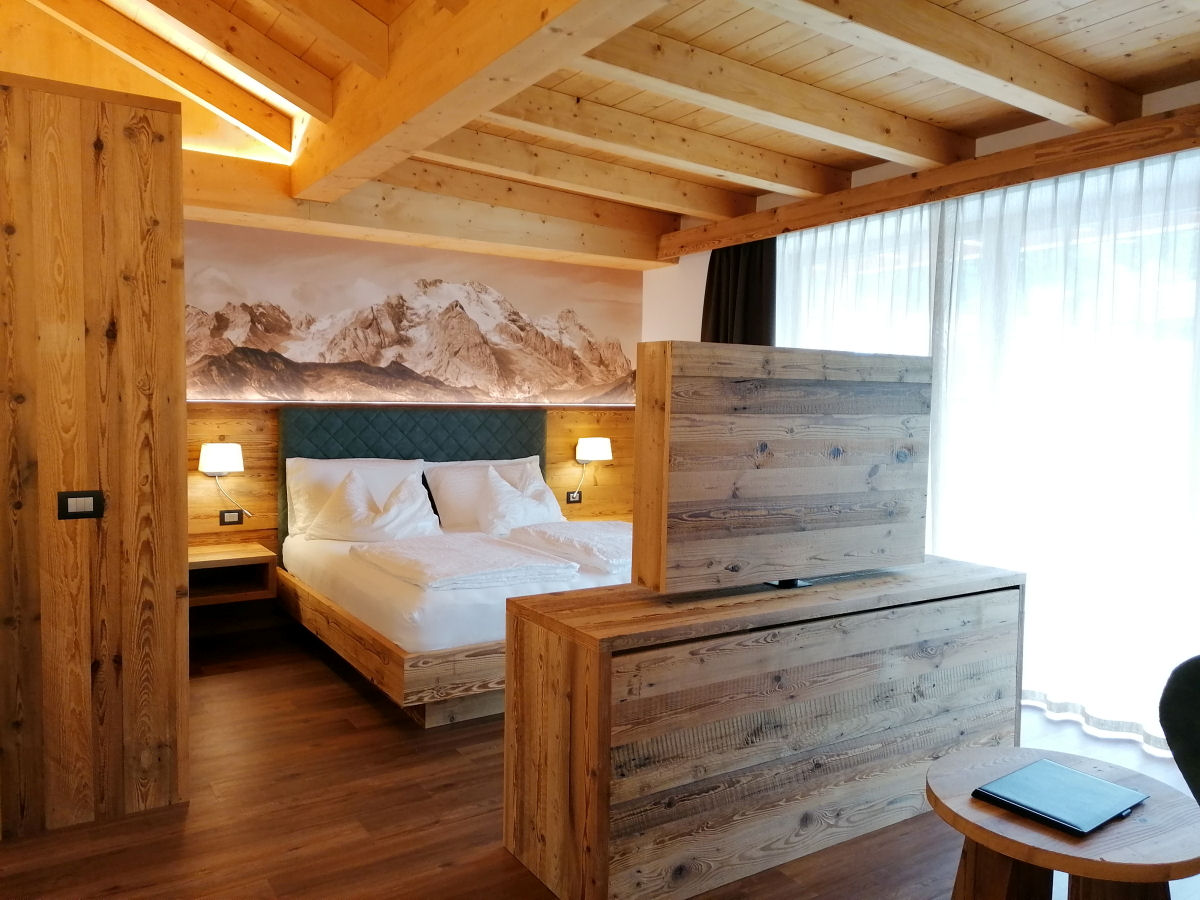 Suite MARMOLADA - B&B Dolomites **** Suites And Apartments Private SPA ...